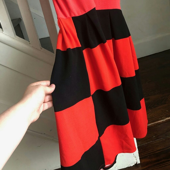 Lularoe Amelia - Picture 4 of 5